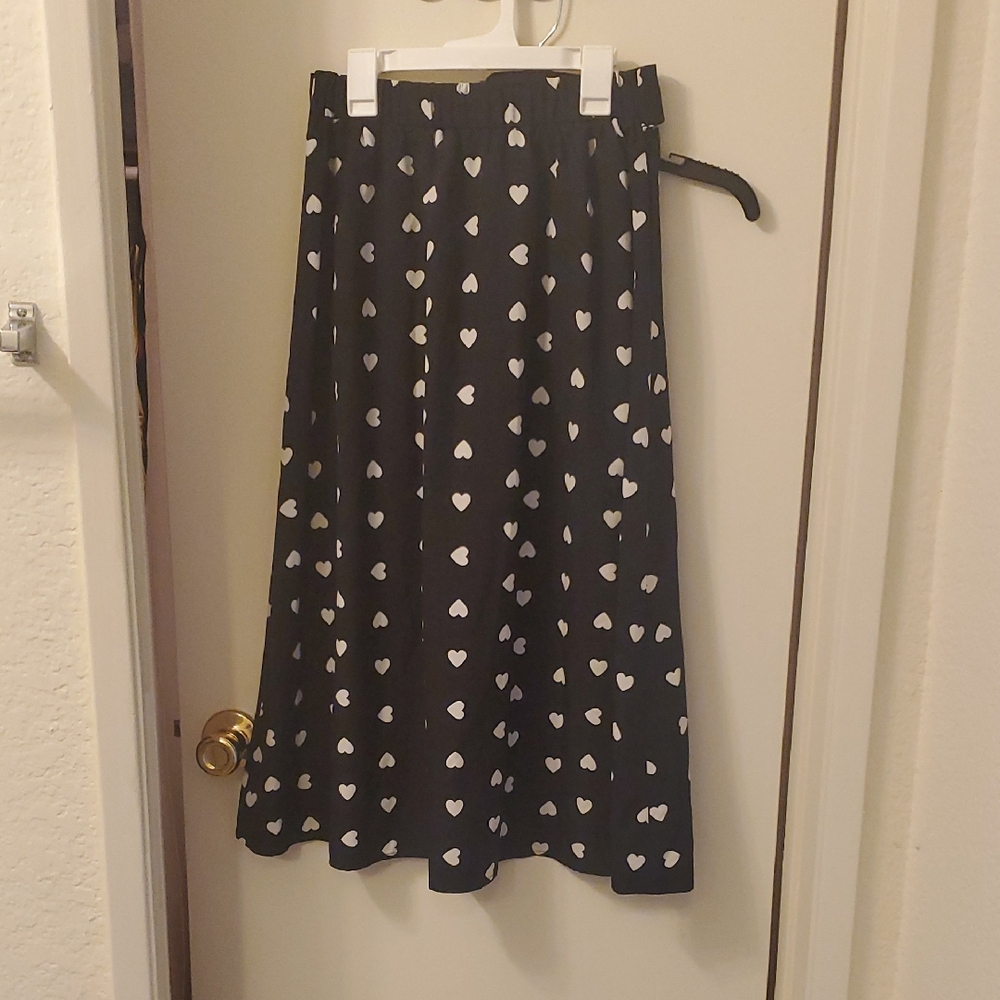 FREE W/ ANY $4 PURCHASE Emery Rose SHEIN Black Heart Print Women's Skirt